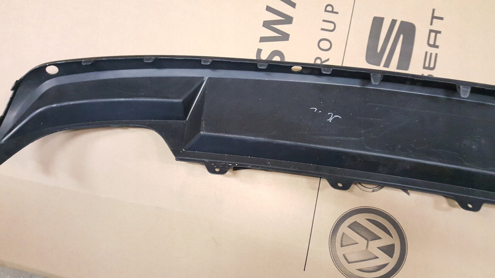 Spoiler Dokładka Zderzaka Tył 5E5807521 Skoda Octavia III Sedan PDC