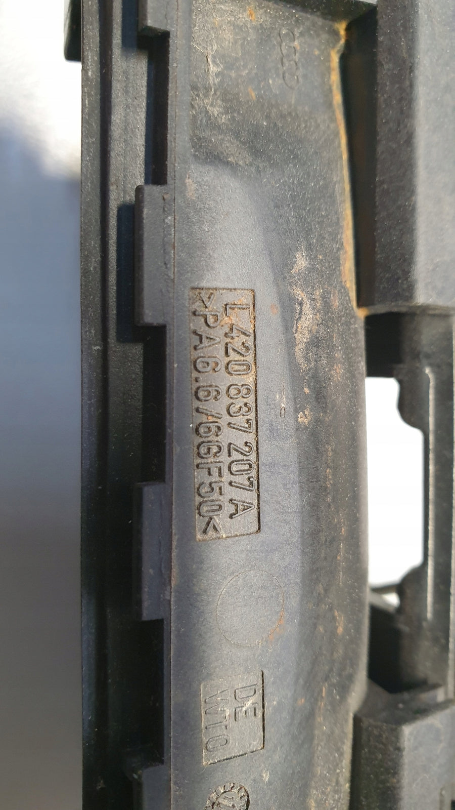 LE klamka zewnętrzna przód AUDI R8 4208370207A