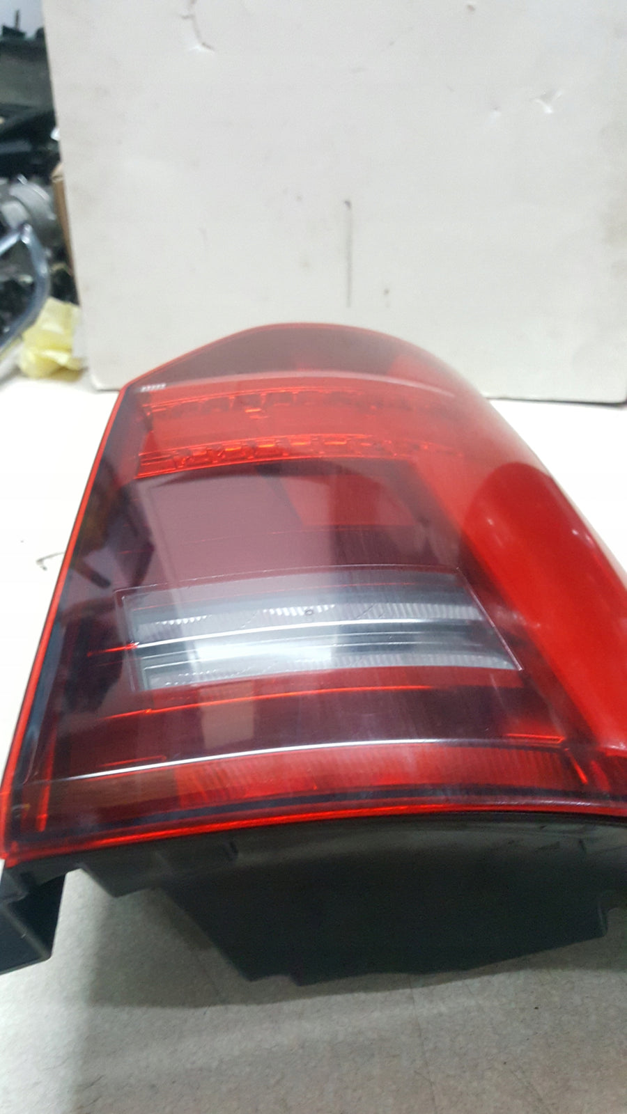 Lampa LED prawy tył VW T6.1 MULTIVAN TRANSPORTER 7LA945208B demontaż