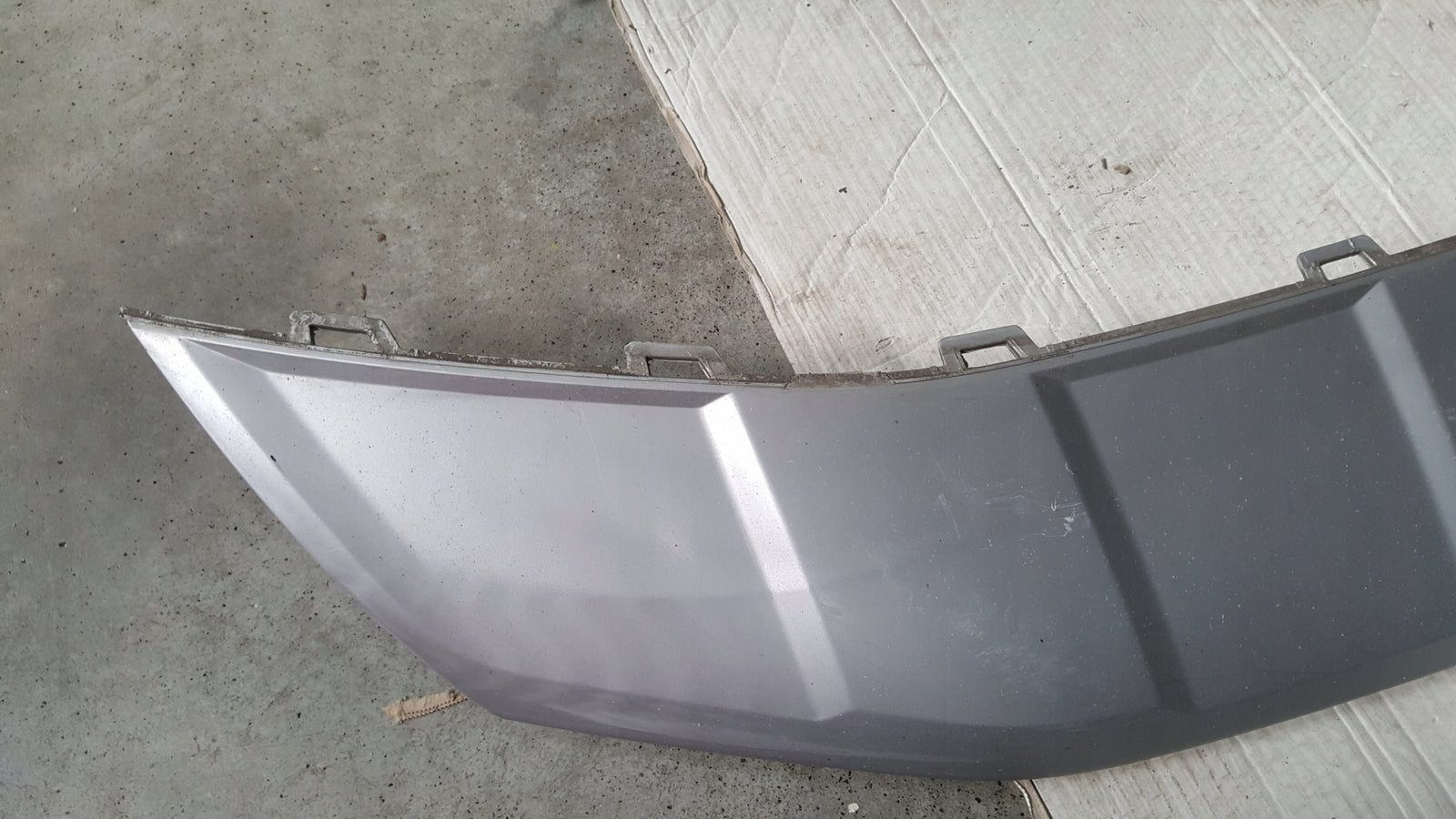 Dokładka spoiler zderzaka przedniego VW T-ROC 2GA807531A demontaż
