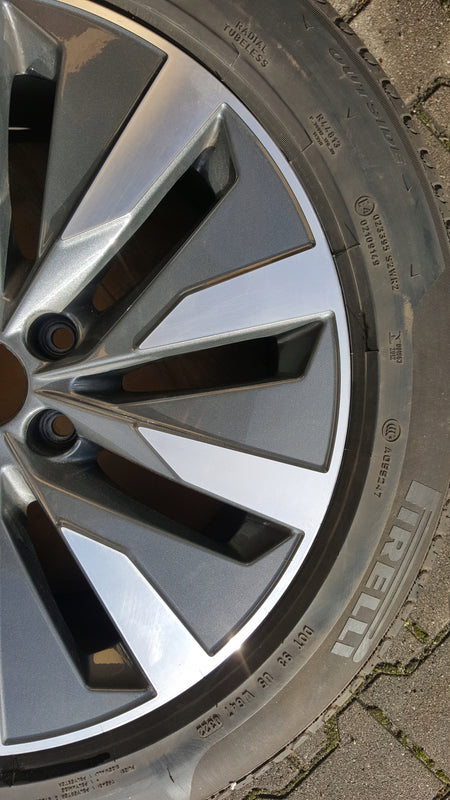 FELGA ALU AUDI A6 C8 18'' 4K0601025B z oponą Pirelli 225/55/R18 102Y lato