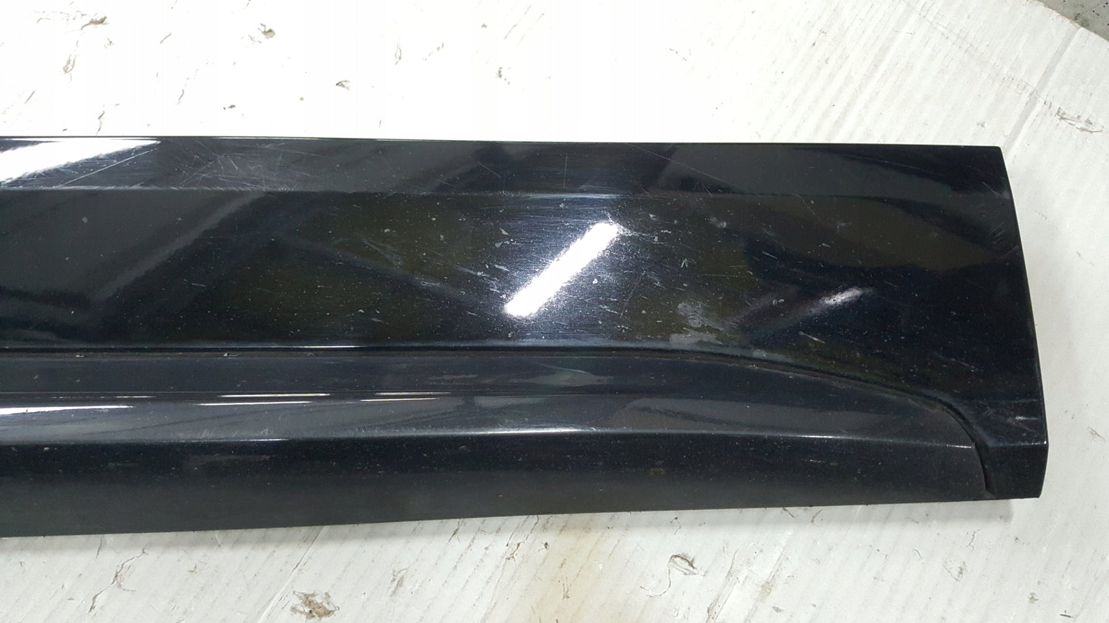 Listwa drzwi prawy przód AUDI Q5 80A853960A demontaż