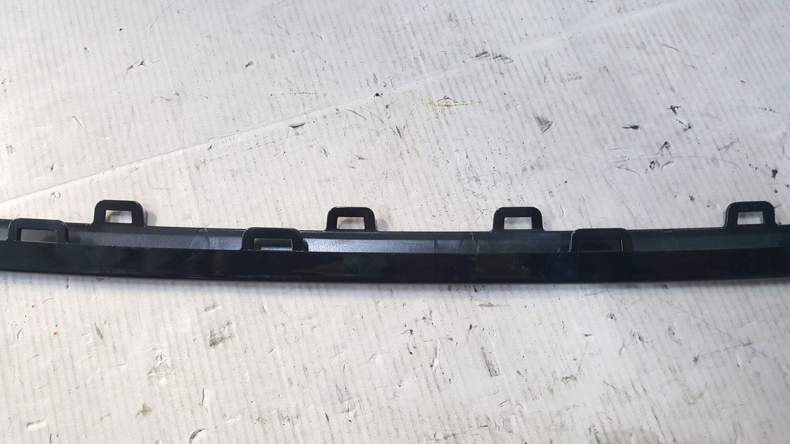 Środkowa listwa zderzaka przedniego VW PASSAT B8 3G0853245E NOWA ORYGINAŁ