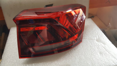 Lampa LED prawy tył VW T-ROC 2GA945096D demontaż
