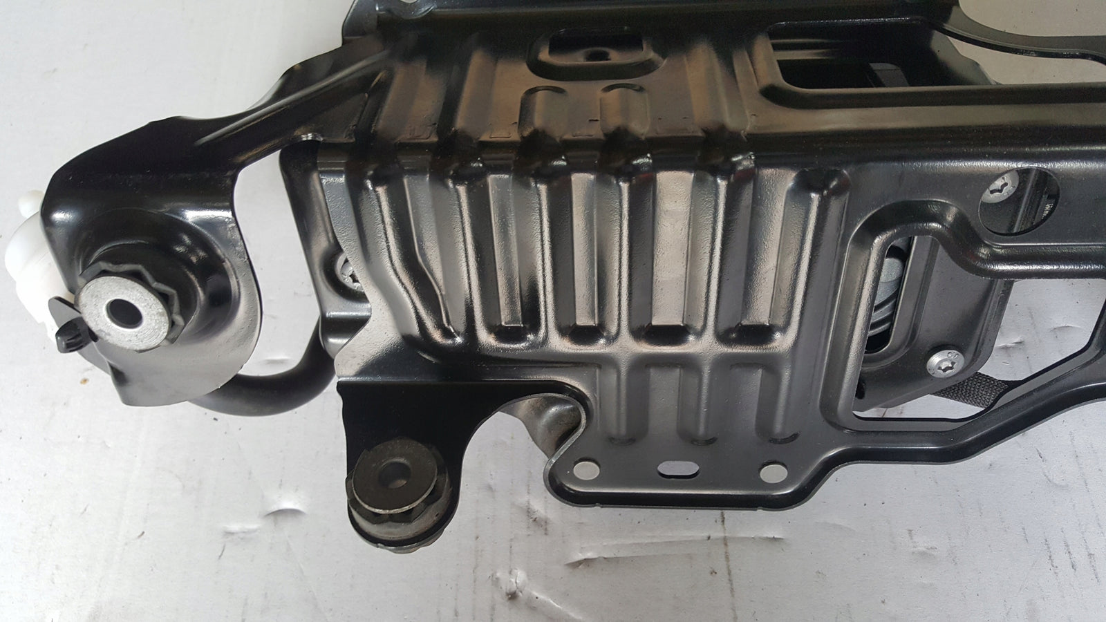 Kompresor zawieszenia AUDI E-TRON 4KE616005E