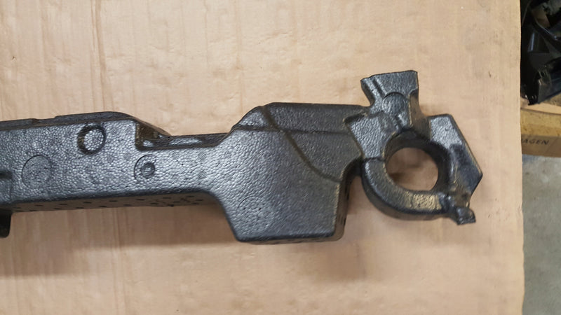 Absorber zderzaka przedniego AUDI A3 8Y0807550