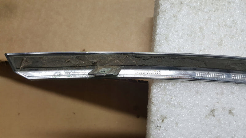 AUDI A6 C6 LIFT 08- OZDOBNA LISTWA CHROM ZDERZAKA PRZÓD LEWA 4F0853065