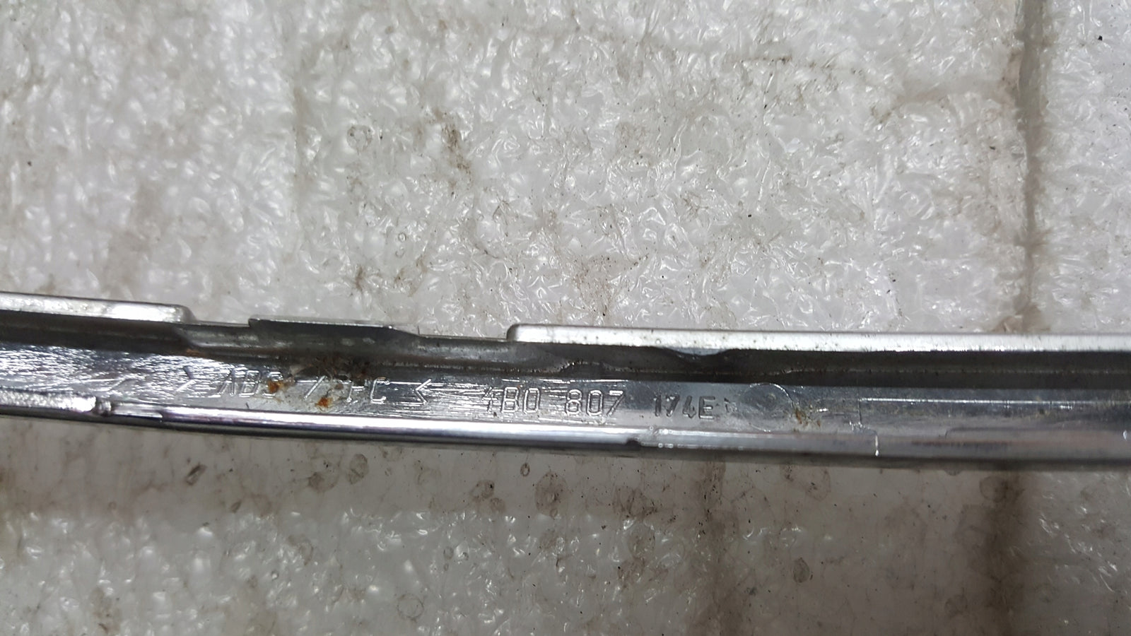 AUDI A6 C5 1997-2001--- LISTWA ZDERZAKA LEWA- PRAWA 4B0807173E 4B0807174E