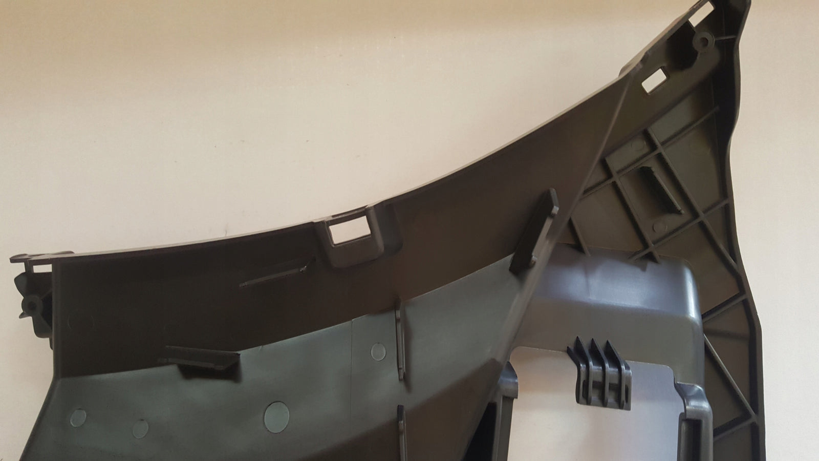 Mocowanie ślizg zderzaka lewy przód VW TOUAREG 760807883 NOWY ORYGINAŁ