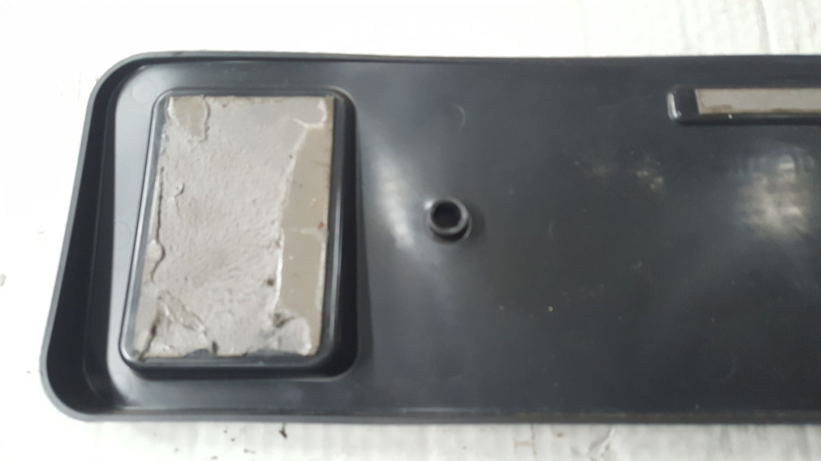Podkładka tablicy VW SHARAN 7N0827287 demontaż