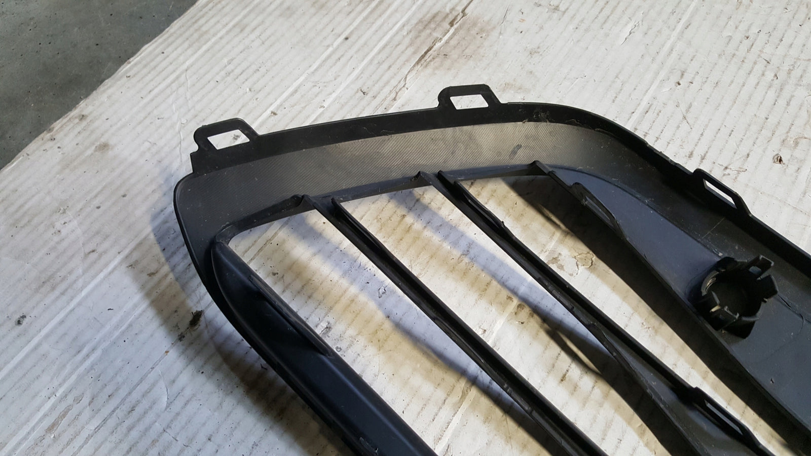 Kratka zderzaka LE przód VW GOLF VIII 5H0853665J