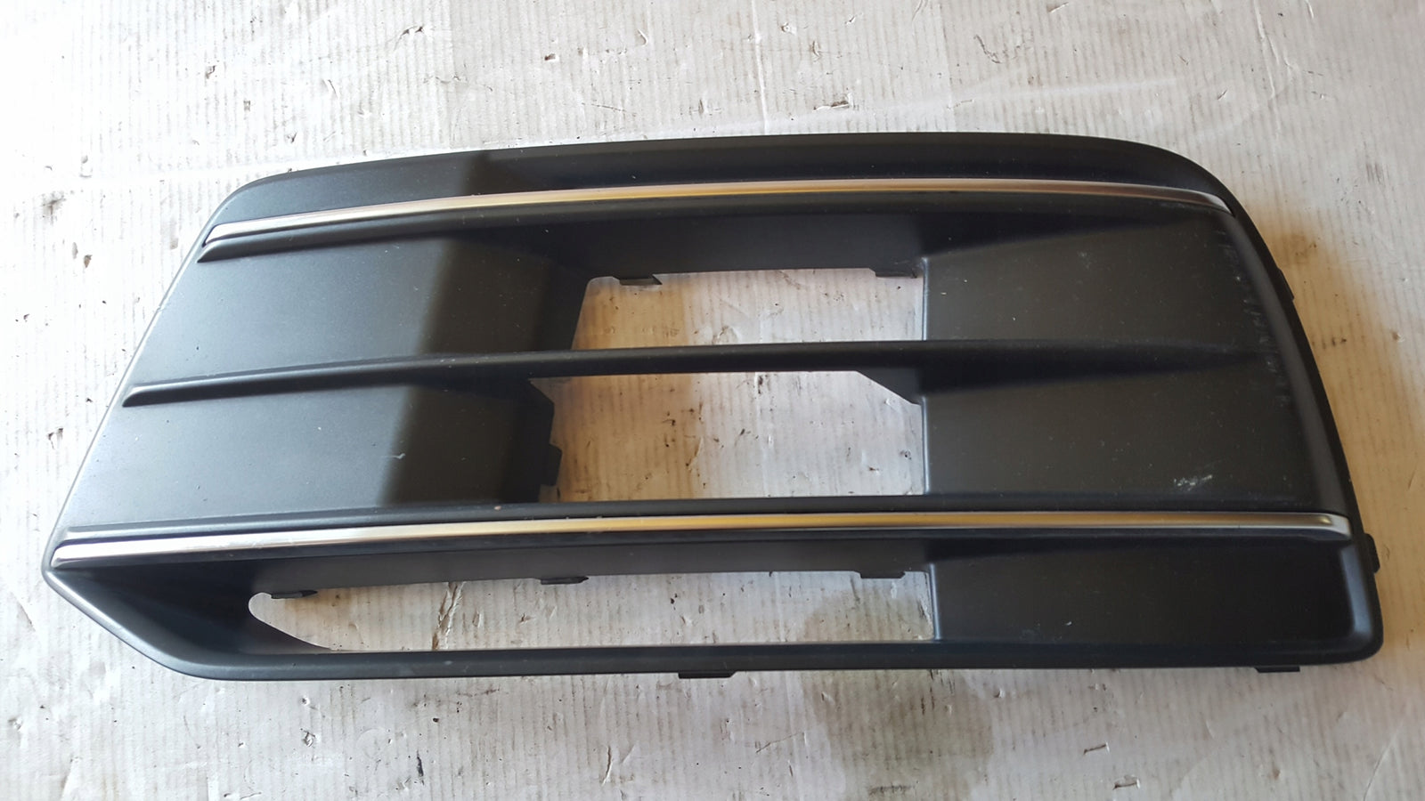 Kratka zderzaka lewy przód AUDI Q5 80A807681P