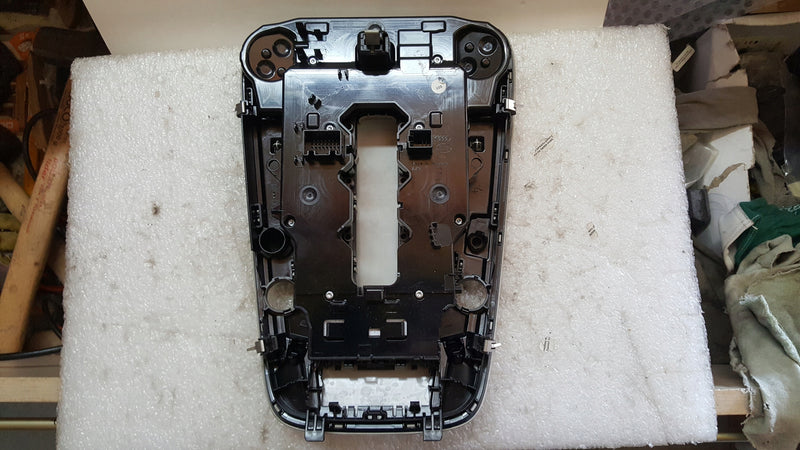Lampka podsufitki AUDI 4K0947135AE demontaż