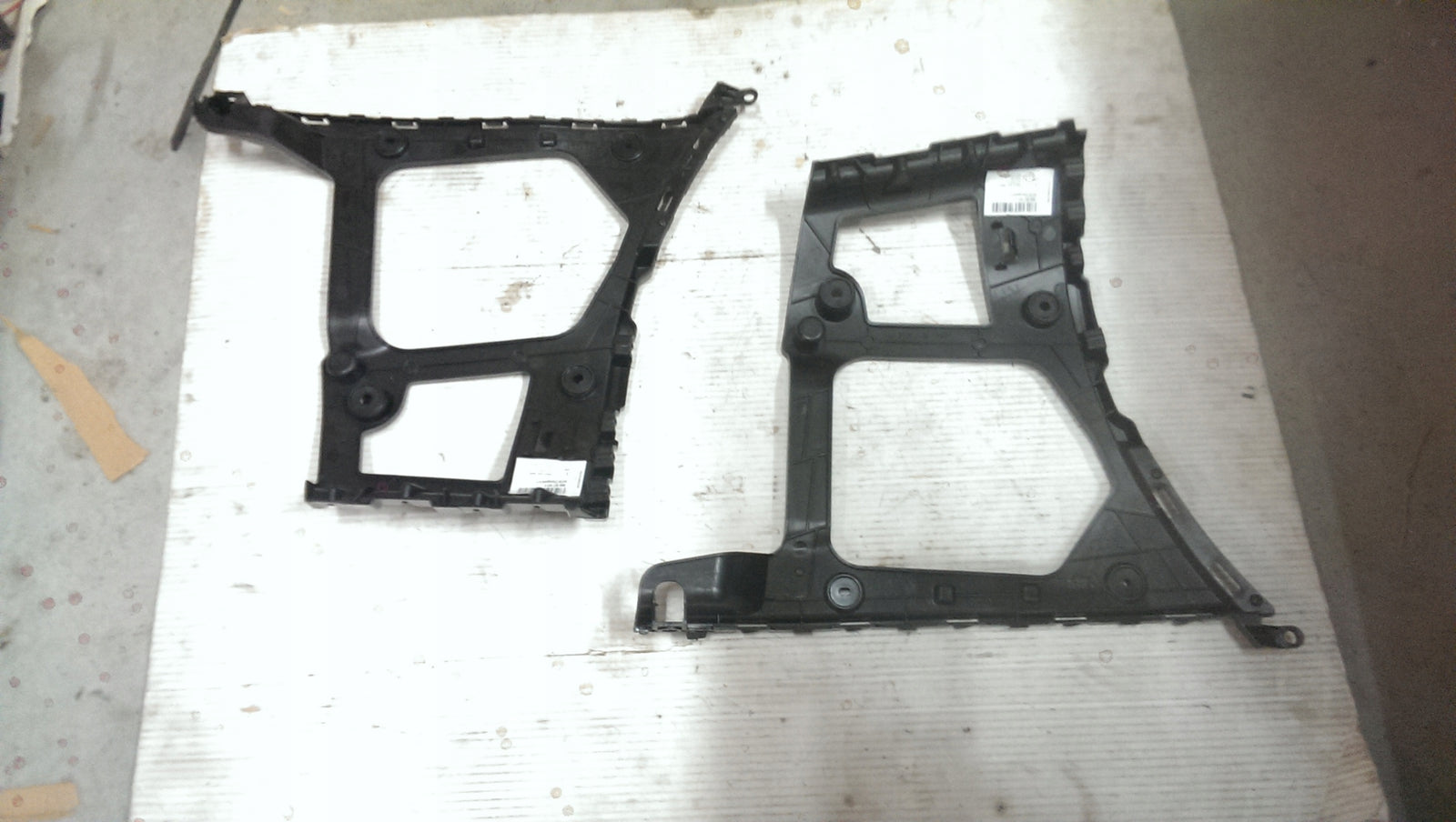 Ślizgi zderzaka L+P tył AUDI Q7 4M0807453A/454A