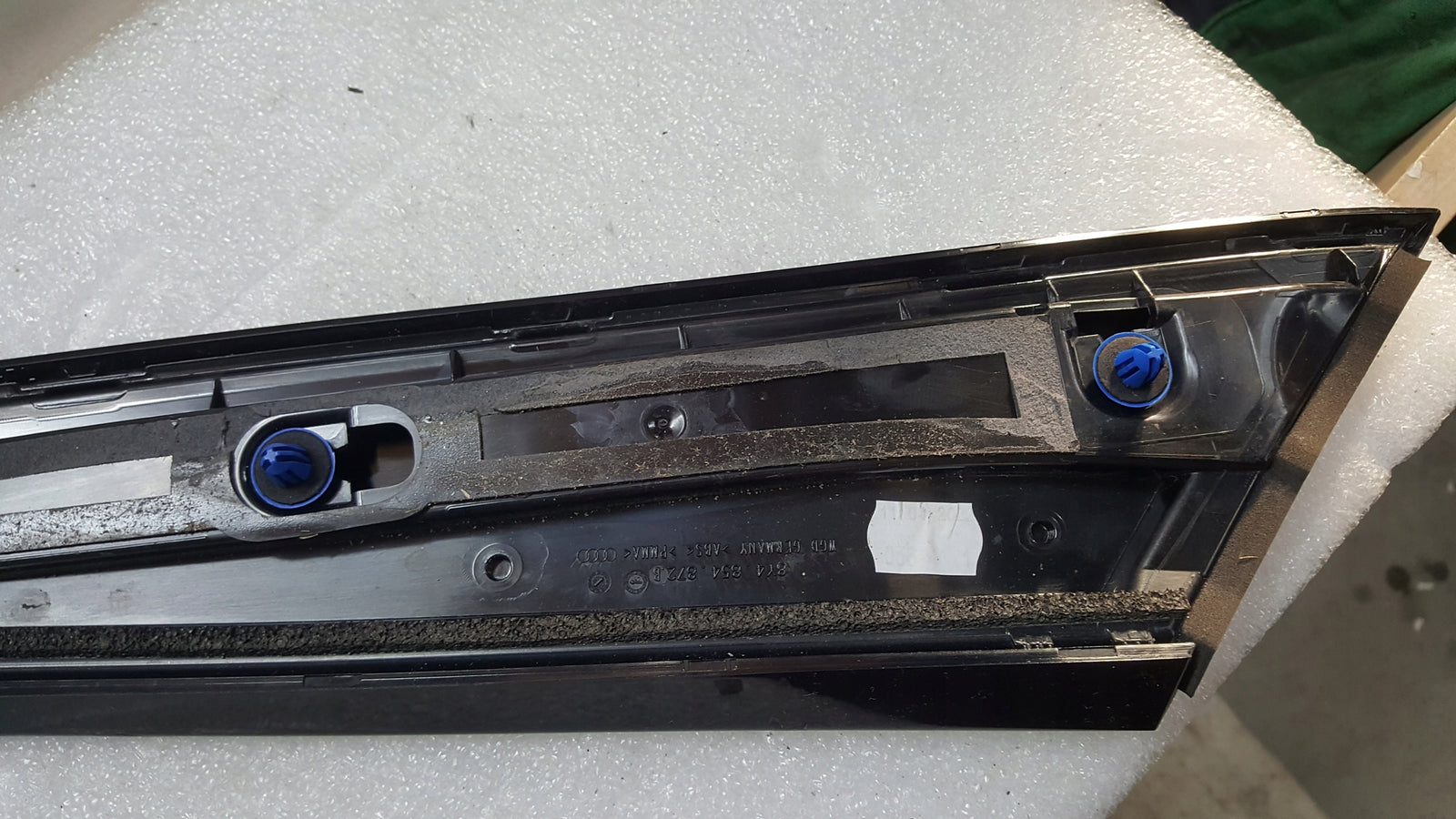 Prawa listwa lotka klapy AUDI A3 8Y4854872B demontaż