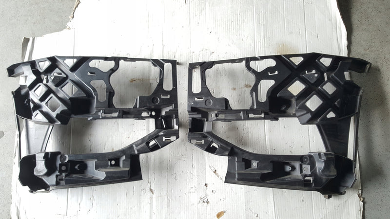 Ślizgi zderzaka przedniego VW GOLF VII 5G0807723F 5G0807724F demontaż