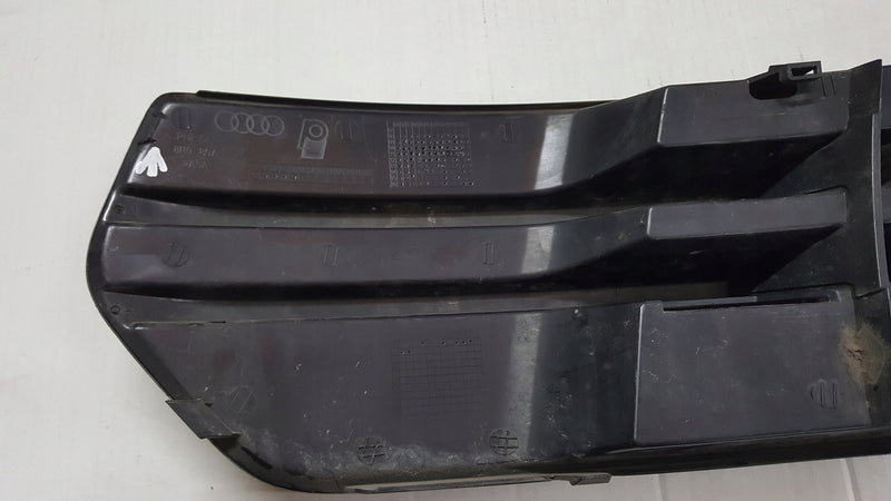 Kratka zderzaka prawy przód AUDI Q5 8R0807682A demontaż