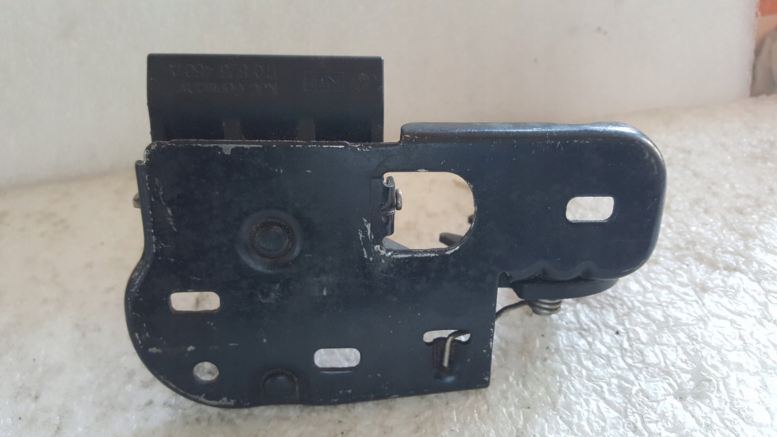 Rygiel maski VW TOURAN 1T0823480A demontaż