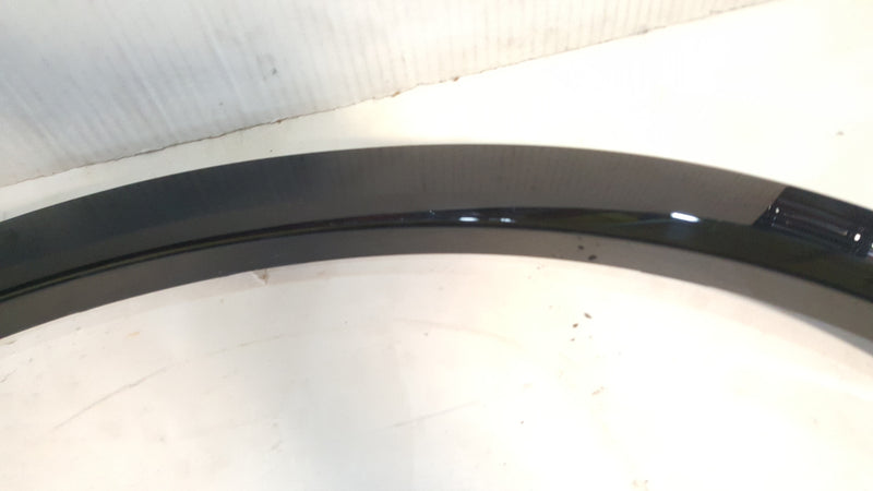 Listwa błotnika prawy przód VW TIGUAN III 571853718A demontaż