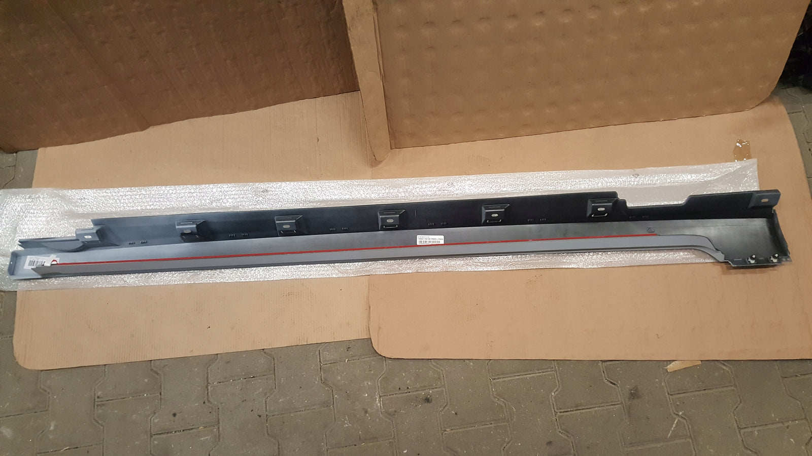 Próg listwa lewa VW Passat B8 3G0853857F NOWA ORYGINALNA