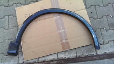 Listwa błotnika prawy przód AUDI Q2 81A853718A