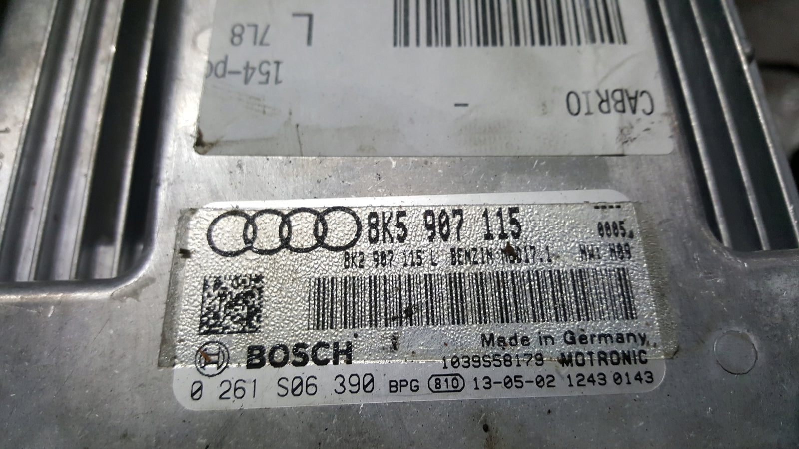 Komputer sterownik silnika (2.0 benzyna) AUDI A4 (B8) A5 8K5907115 demontaż