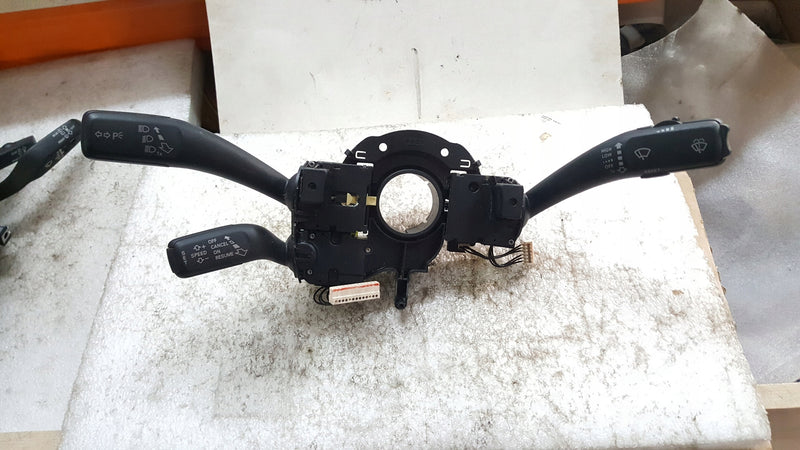 PRZEŁĄCZNIK ZESPOLONY AUDI A4 B8 8K0953502D 07-15 WŁĄCZNIK