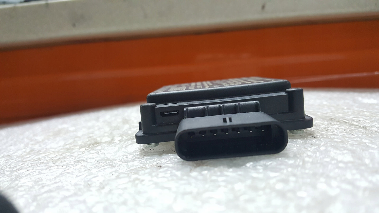 Radar sensor distronic VW AUDI 5Q3907561G demontaż