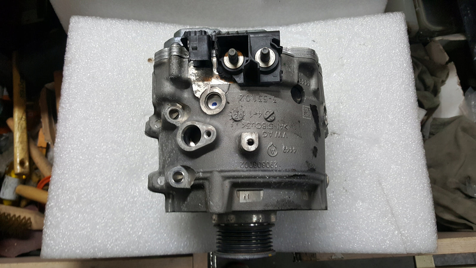 Alternator VW AUDI 4N0903028R demontaż