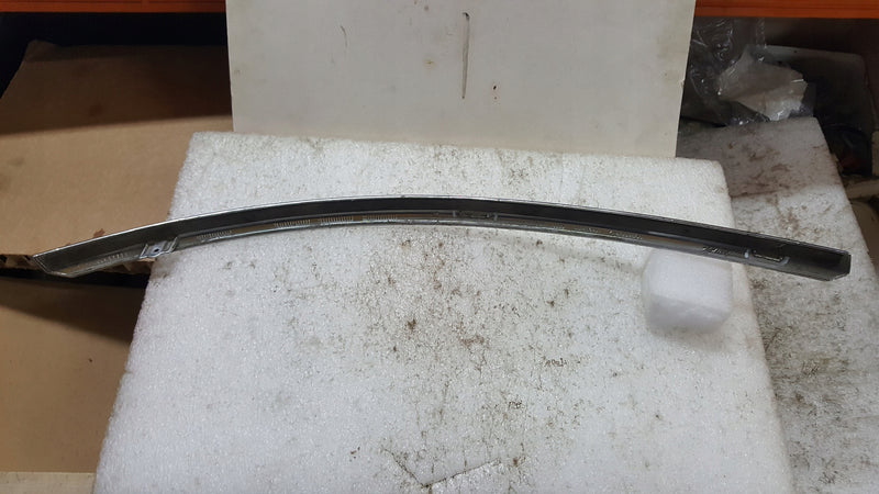 AUDI A6 C6 LIFT 08- OZDOBNA LISTWA CHROM ZDERZAKA PRZÓD LEWA 4F0853065