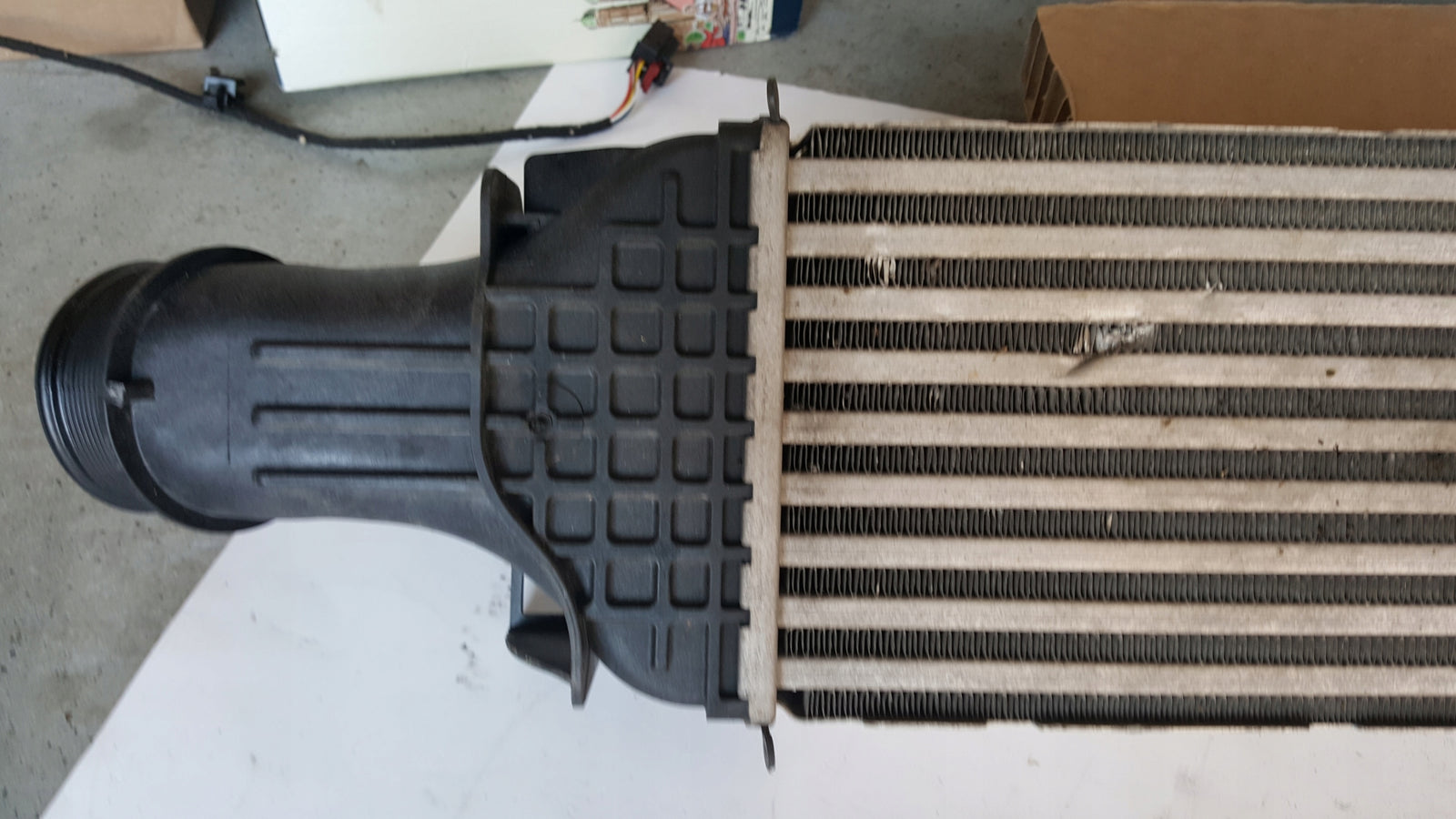 Chłodnica intercooler AUDI A4 (B9) A5 A6 (C8) A7 Q5 8W0145805AD demontaż