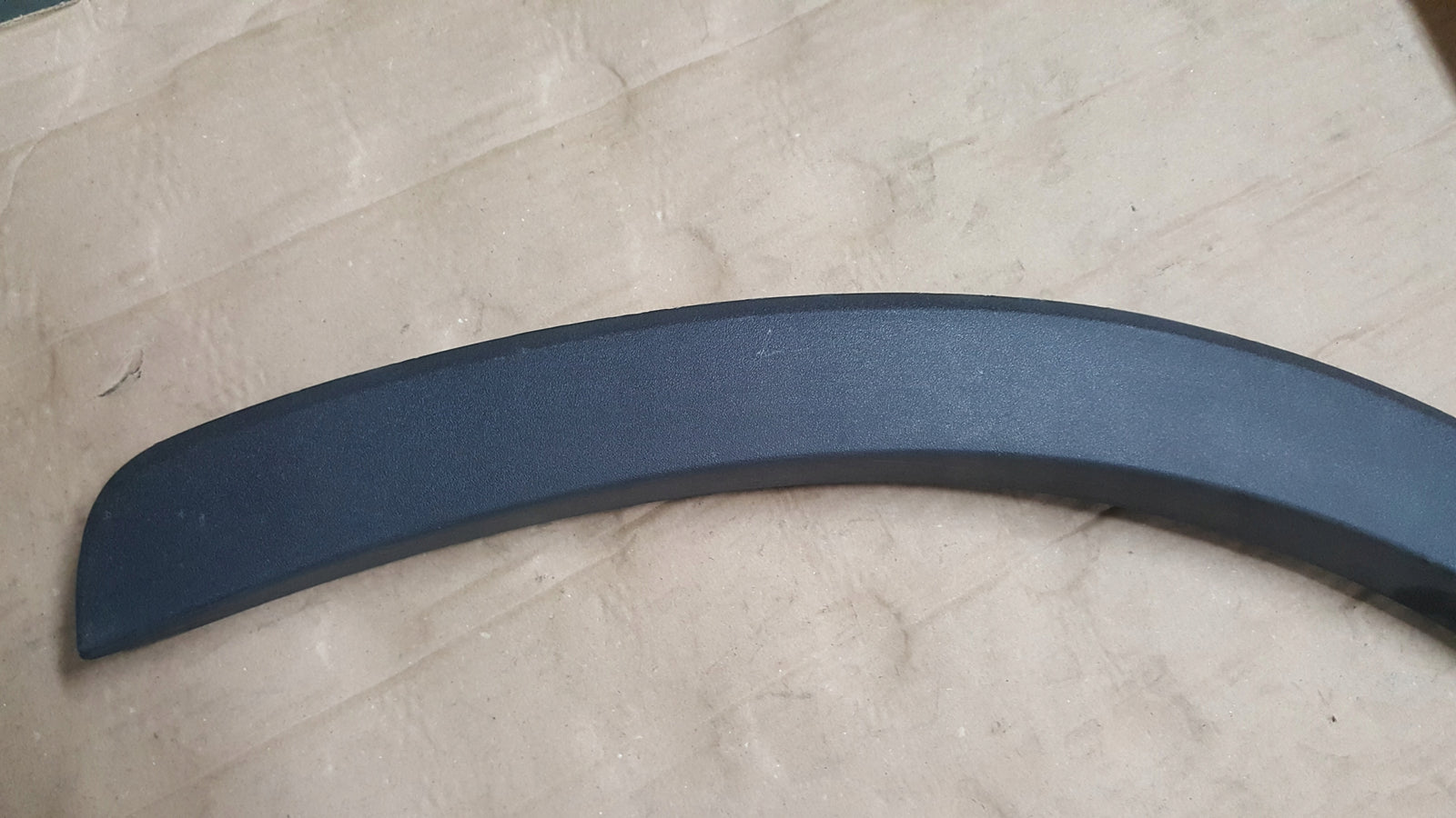 Listwa przednia lewa AUDI Q3 I 8U0 przód lewy 8U0853717