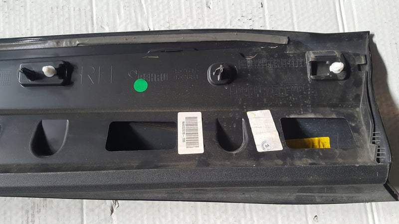 Listwa drzwi prawy tył AUDI Q3 II 83A853970A/B