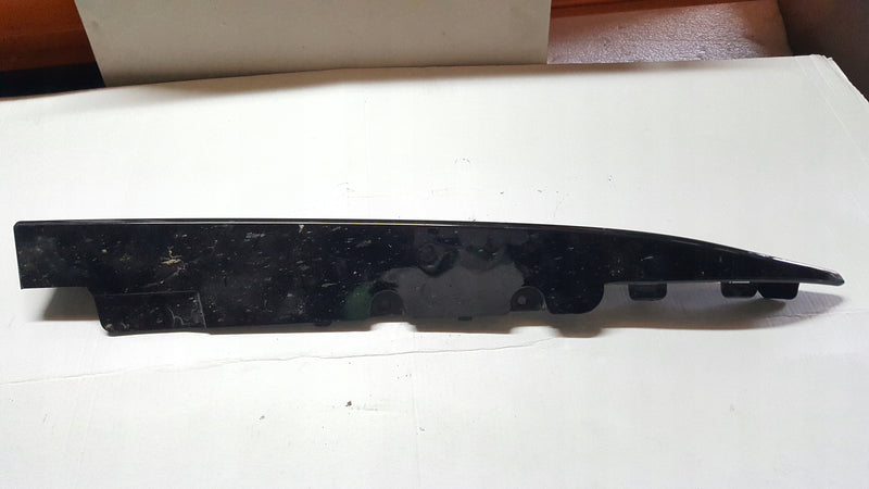 Listwy zderzaka tylnego VW GOLF VIII R-LINE kombi 5H9854521A 5H9854522A