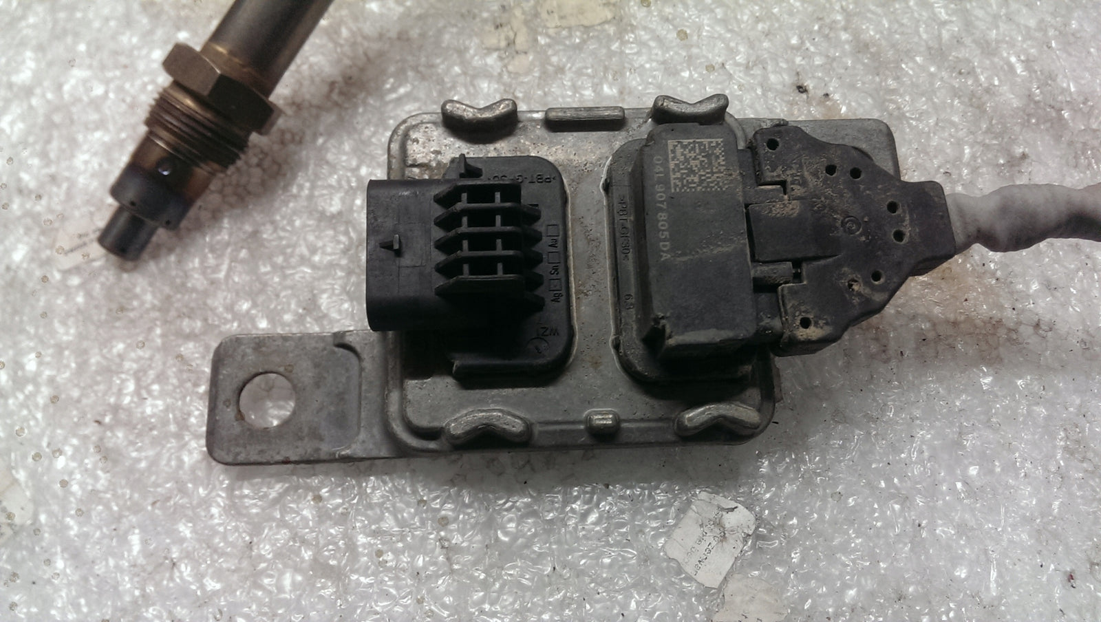 Sonda lambda VW AUDI 04L907805DA demontaż