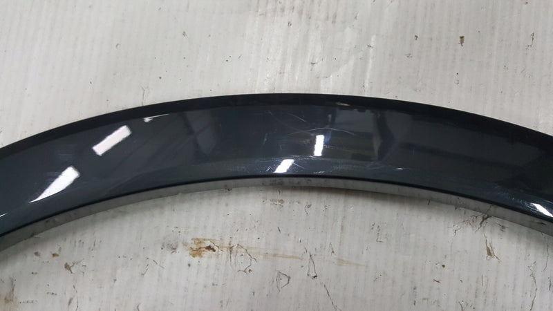 Listwa błotnika prawy tył AUDI Q3 83A853818B demontaż