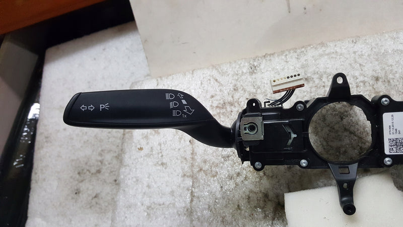 Przełączniki pod kierownicę AUDI A1 8X 8X0953521AE