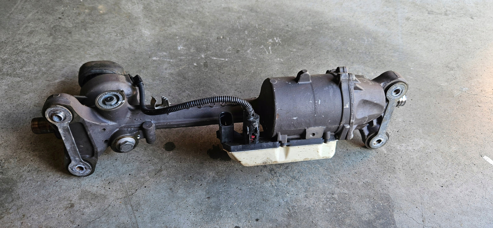 układ kierowniczy AUDI 5N1423050AJ 5N1909144R IDEAŁ