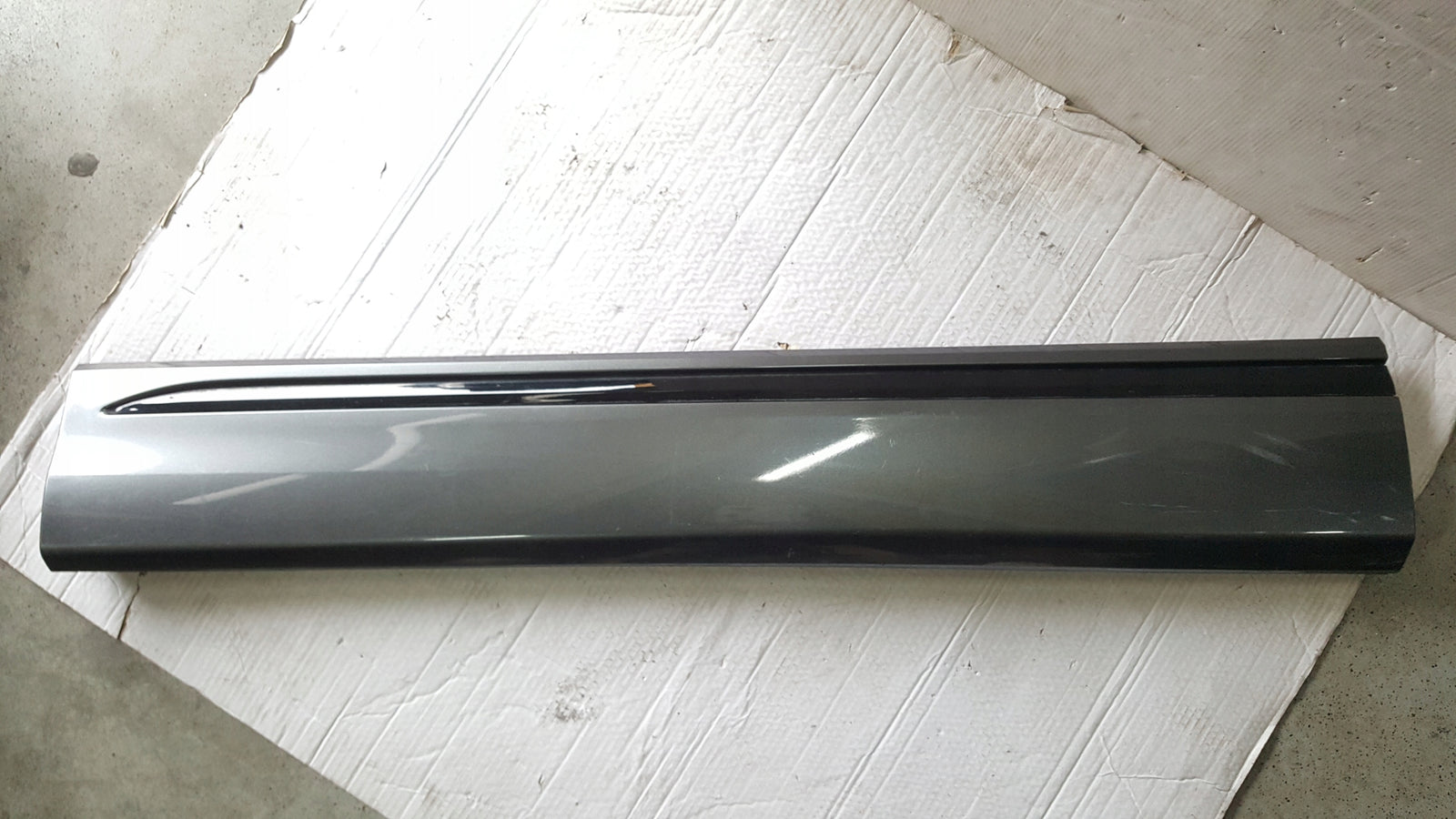 Listwa drzwi LE przód AUDI Q8 4M8853959D demontaż