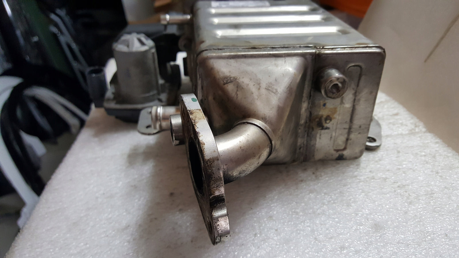 Zawór EGR chłodnica spalin VW 04L131512CG demontaż