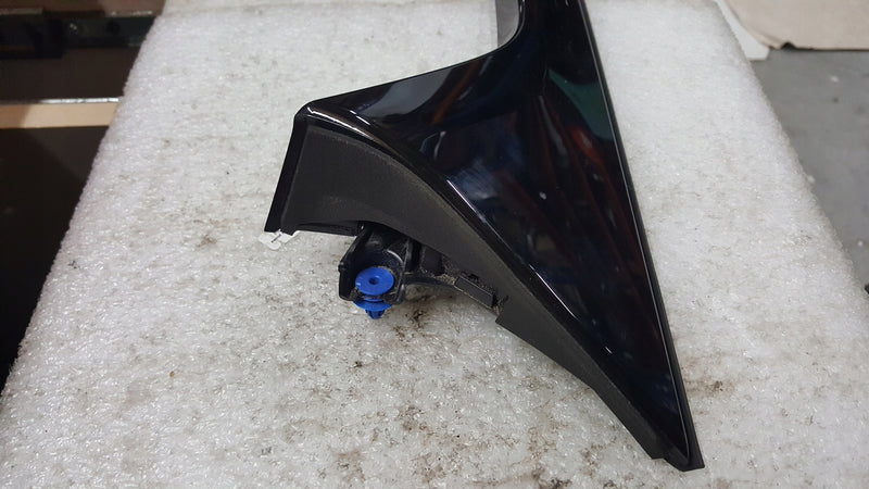 Lewa listwa spoiler klapy bagażnika AUDI A6 (C8) avant 4K9854871 demontaż