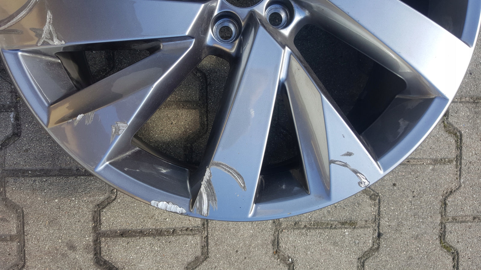 FELGA VW T-CROSS 7JX18 ET39 5X112 2GM601025B