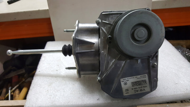 Pompa hamulcowa serwo VW SKODA SEAT AUDI 1EB614105S demontaż