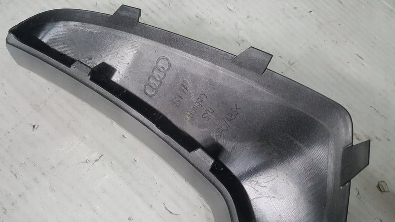 Listwa zderzaka tylnego lewa strona AUDI Q3 83F807967 demontaż