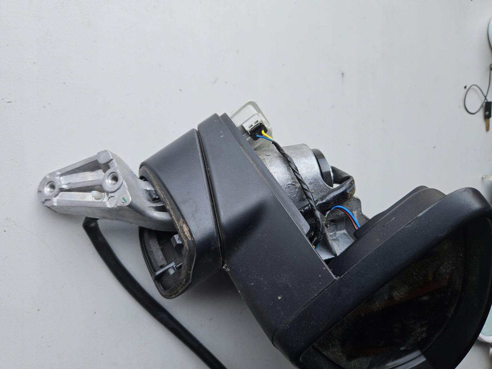 Pr Lusterko Vw Touran 5TB857502 6pin