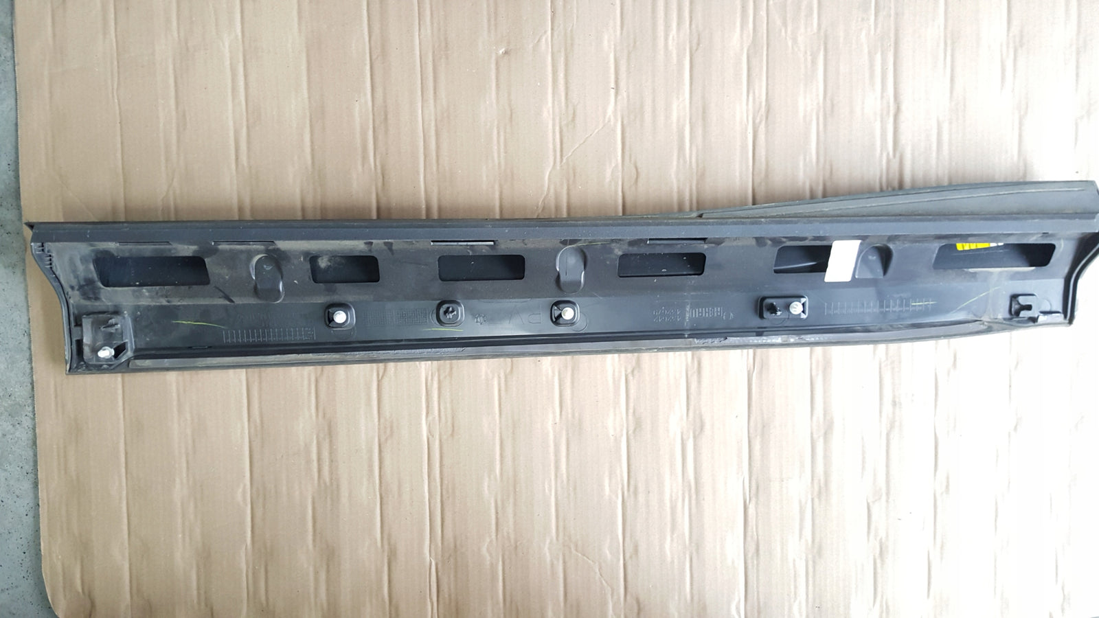 Listwa drzwi prawy przód AUDI Q3 II 83A853960A/B