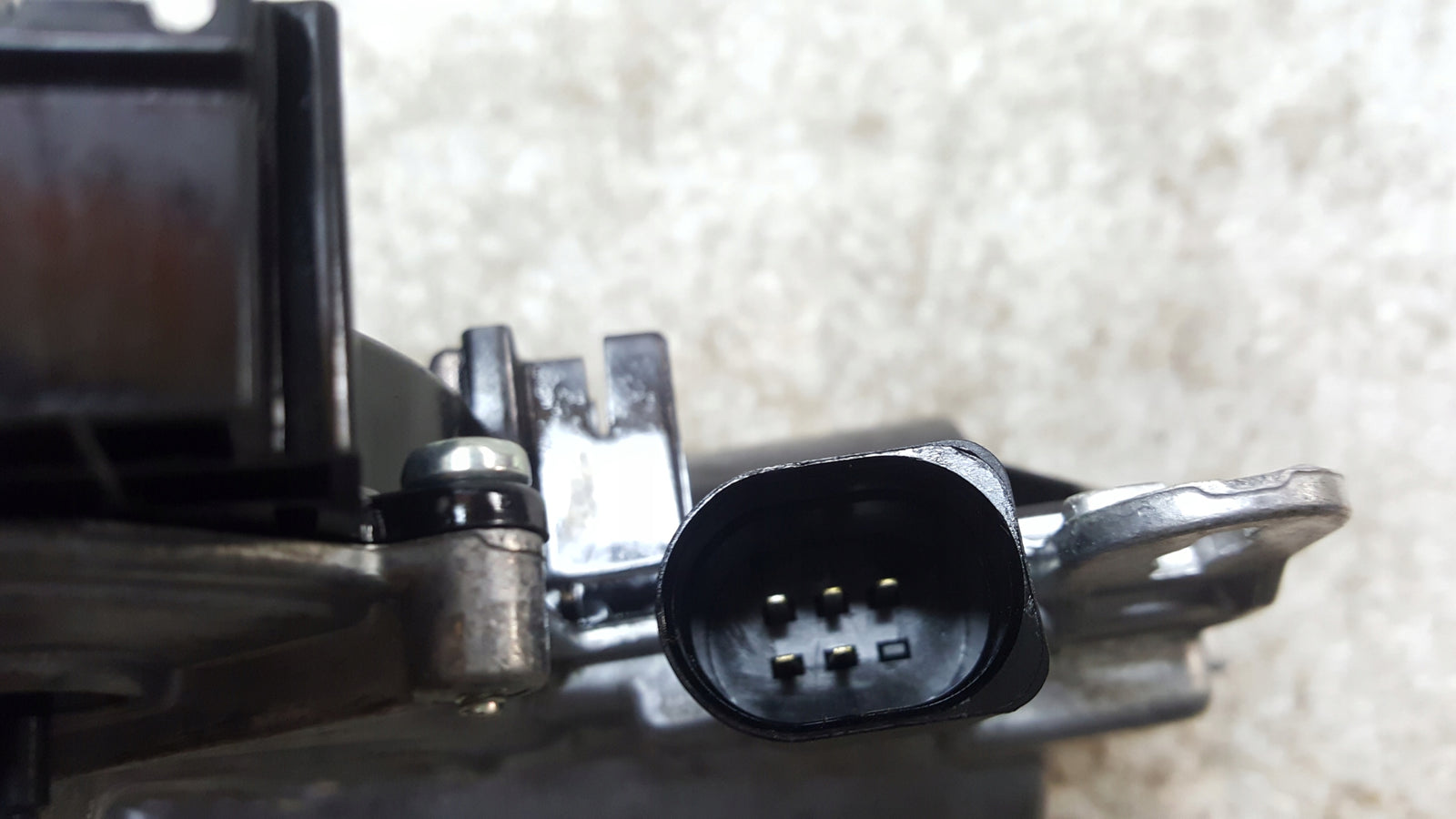 SQ8 4M RSQ8 Q8 SILNICZEK DOCIĄG KLAPY BAGAŻNIKA TYŁ 3V5827887C SQ7 4M Q7