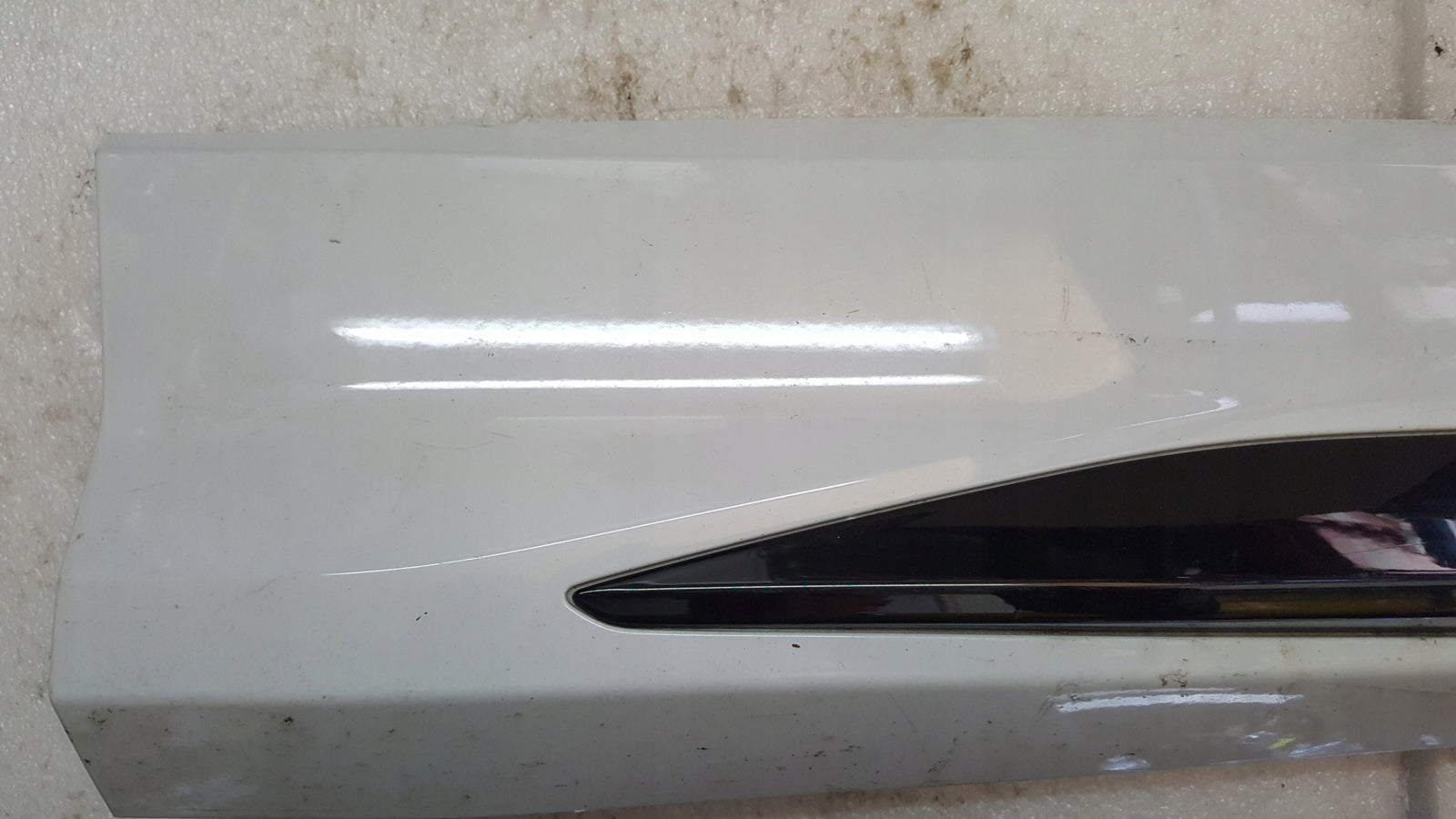 Listwa drzwi prawy tył AUDI Q3 II 83A853970A/B