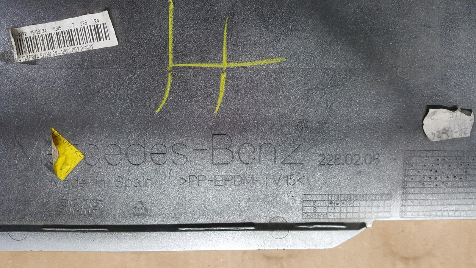 MERCEDES V-KLASA W447 VITO LIFT MOPF 19- OSŁONA ZAŚLEPKA HAKA W ZDERZAK TYŁ