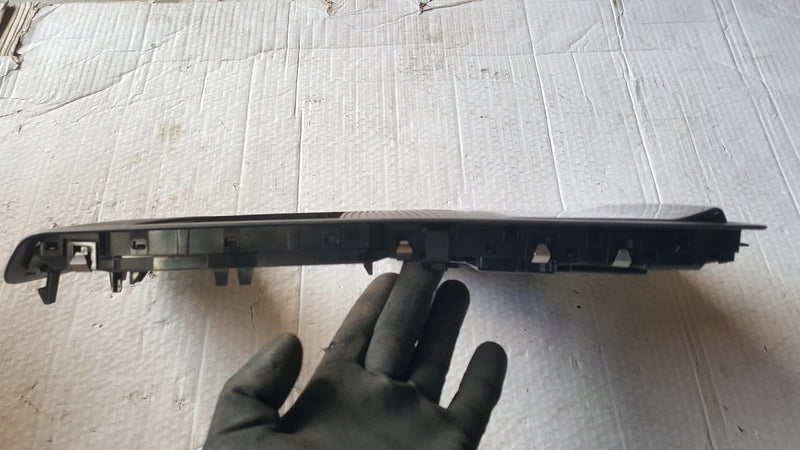 Lampka podsufitki kabinowa SKODA OCTAVIA IV 5E3959561H demontaż